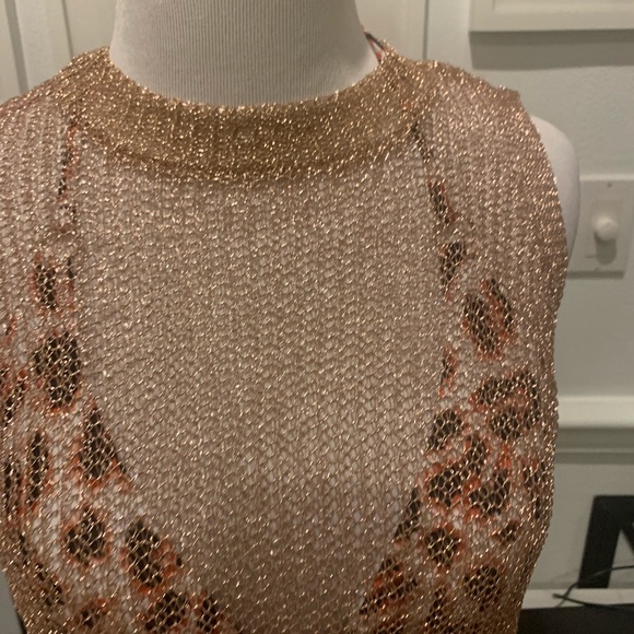 ROSE 🌹 GOLD METALLIC TOP OR COVER UP - Picture 7 of 8